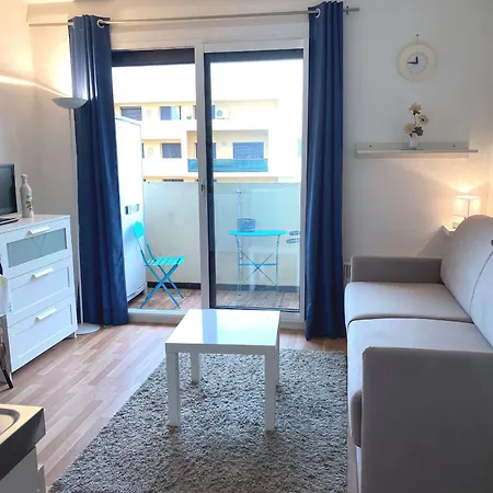 Lumineux Avec Balcon Expose Sud, Equipe Et Classe 2 Etoiles. - Fr-1-553-139 *