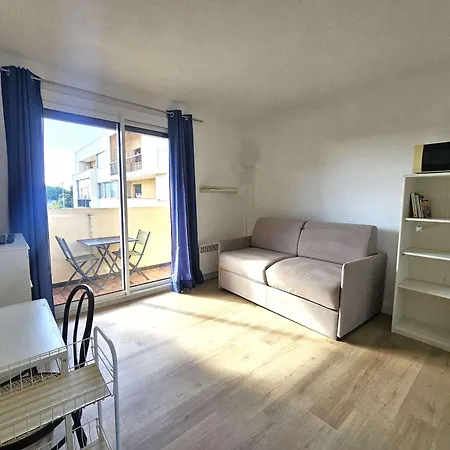 Lumineux Avec Balcon Expose Sud, Equipe Et Classe 2 Etoiles. - Fr-1-553-139 דירה