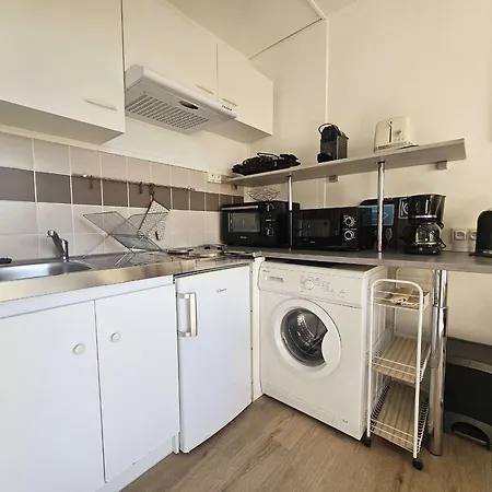 Lumineux Avec Balcon Expose Sud, Equipe Et Classe 2 Etoiles. - Fr-1-553-139 Apartman *